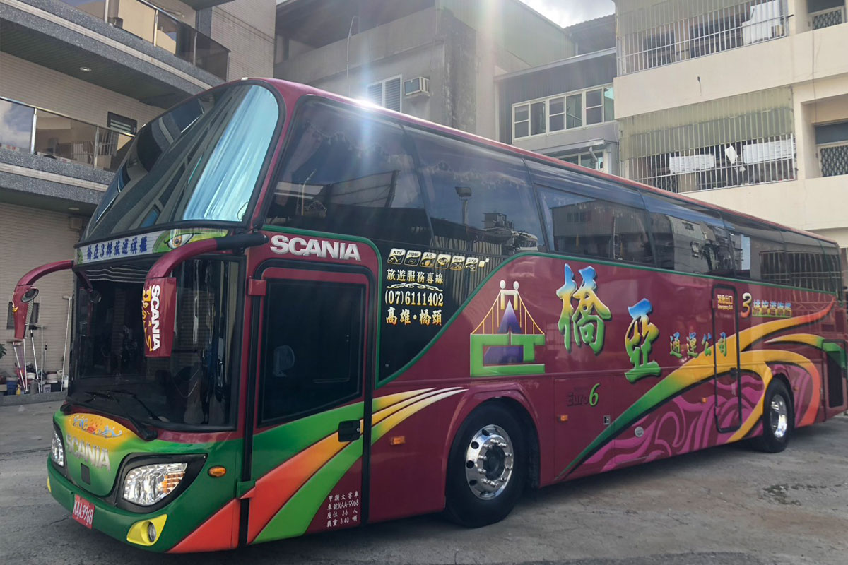 三排椅六輪遊覽車